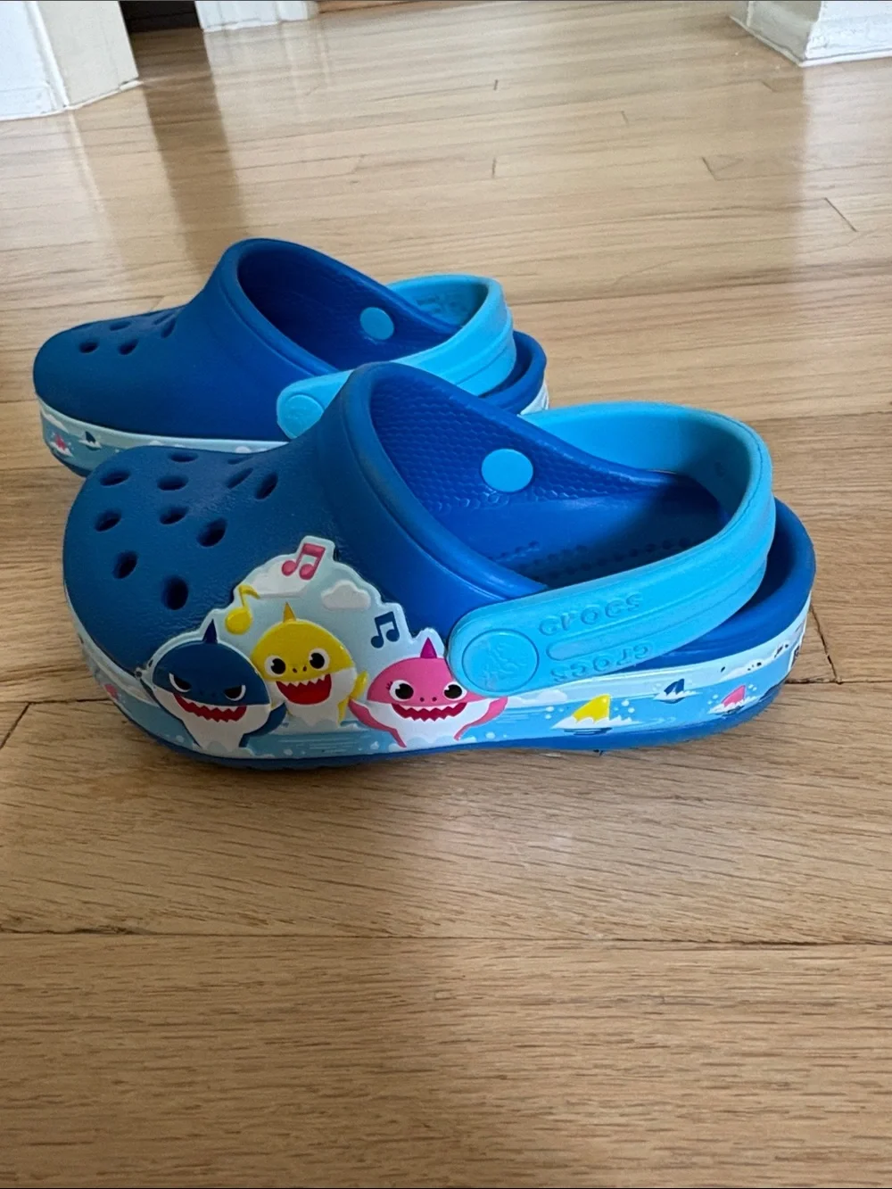 CROCS Kids - Baby Shark